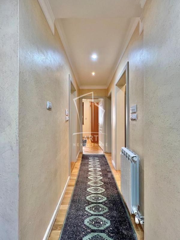 Stan na prodaju u Beogradu, Autokomanda, dvoiposoban, 77m2, cena 261800 evra