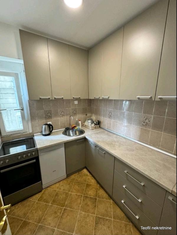 Stan na prodaju u Beogradu, Novi Beograd blok 23, dvoiposoban, 60m2, cena 240000 evra