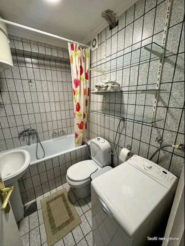 Stan na prodaju u Beogradu, Novi Beograd blok 23, dvoiposoban, 60m2, cena 240000 evra