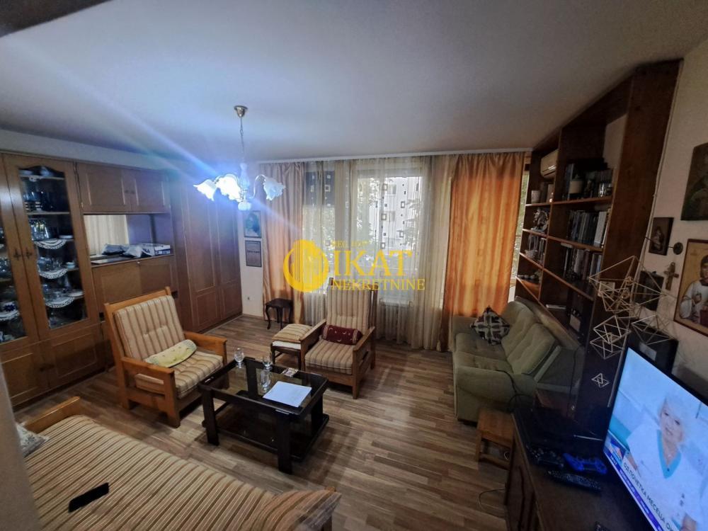 Stan na prodaju u Beogradu, Kalenić pijaca, dvosoban, 53m2, cena 249000 evra