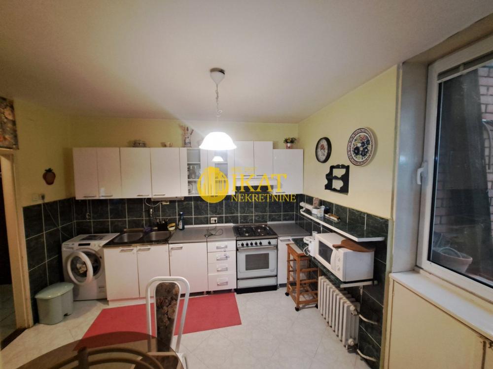 Stan na prodaju u Beogradu, Kalenić pijaca, dvosoban, 53m2, cena 249000 evra