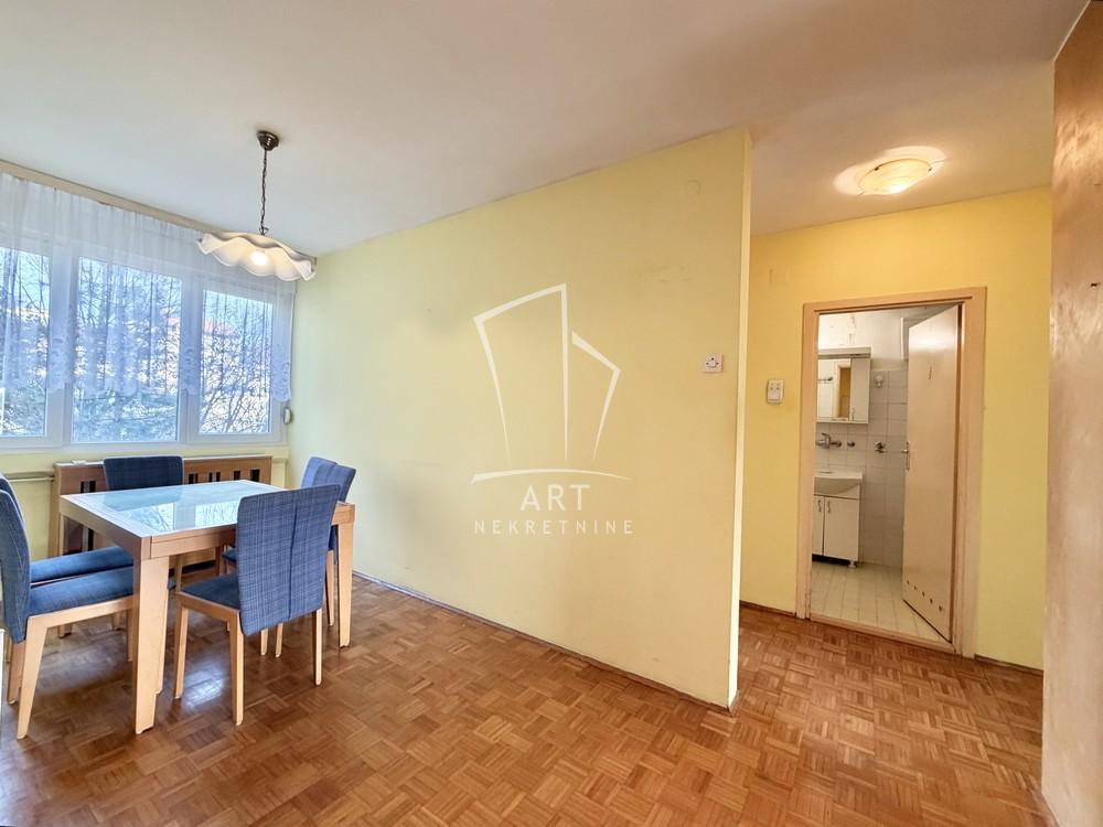 Stan na prodaju u Beogradu, Meandri, trosoban, 70m2, cena 207900 evra