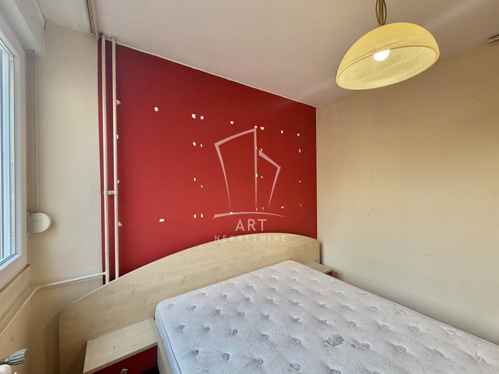 Stan na prodaju u Beogradu, Meandri, trosoban, 70m2, cena 207900 evra