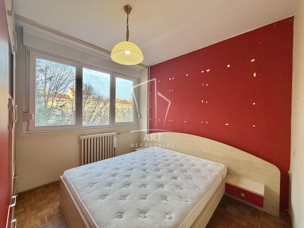 Stan na prodaju u Beogradu, Meandri, trosoban, 70m2, cena 207900 evra