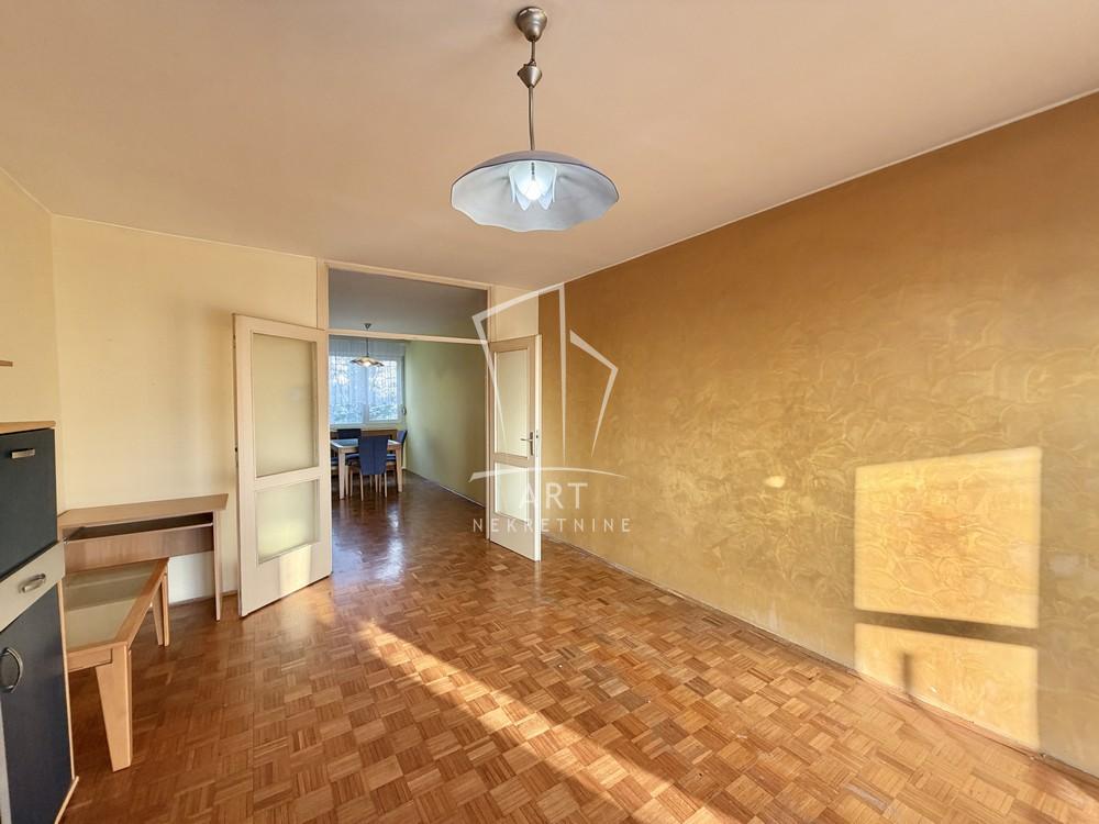 Stan na prodaju u Beogradu, Meandri, trosoban, 70m2, cena 207900 evra