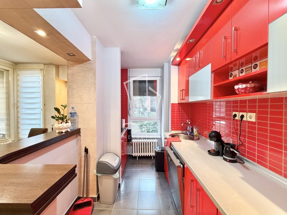 Stan na prodaju u Beogradu, Nova Galenika, trosoban, 71m2, cena 203000 evra