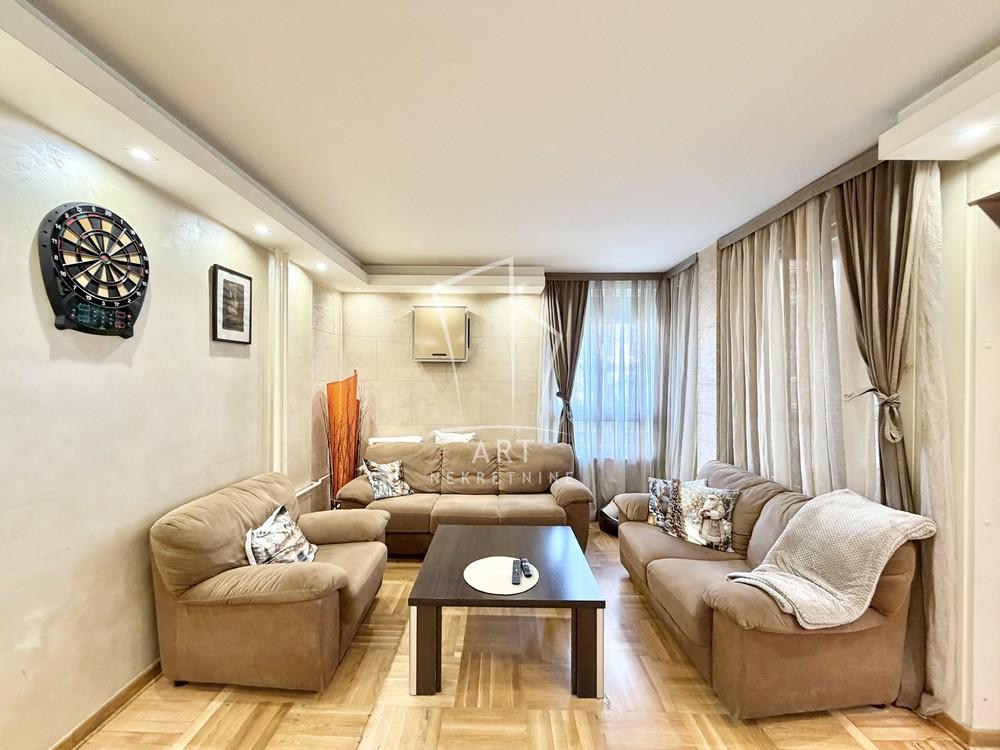 Stan na prodaju u Beogradu, Nova Galenika, trosoban, 71m2, cena 203000 evra