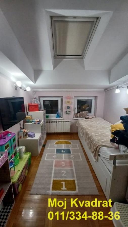 Stan na prodaju u Beogradu, Bele Vode, dvosoban, 50m2, cena 160000 evra