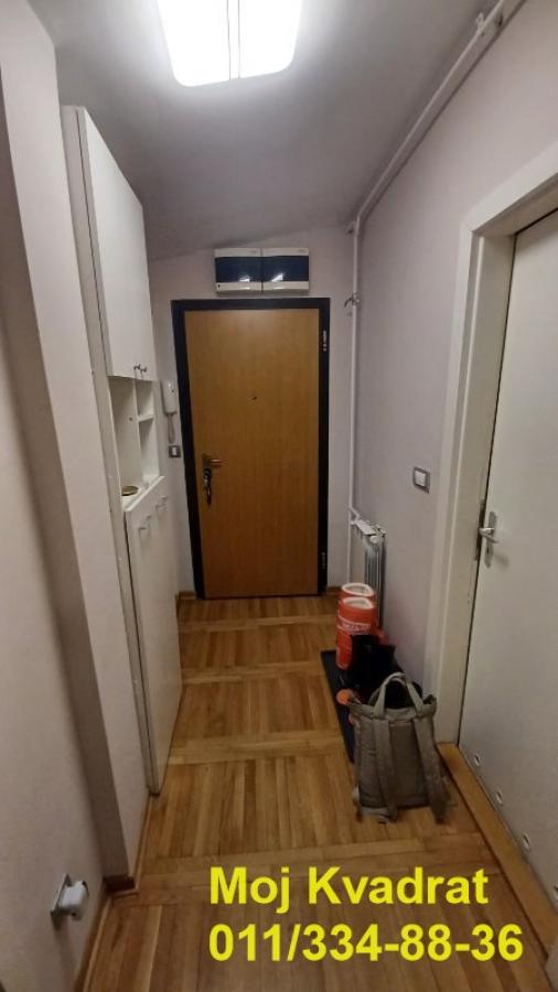 Stan na prodaju u Beogradu, Bele Vode, dvosoban, 50m2, cena 160000 evra