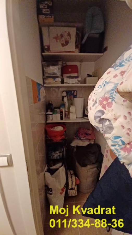 Stan na prodaju u Beogradu, Bele Vode, dvosoban, 50m2, cena 160000 evra