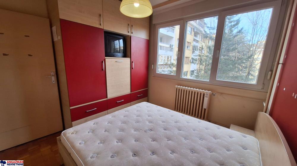 Stan na prodaju u Beogradu, Meandri, trosoban, 77m2, cena 207900 evra