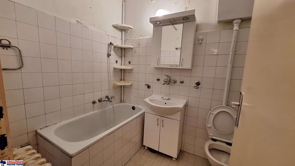 Stan na prodaju u Beogradu, Meandri, trosoban, 77m2, cena 207900 evra