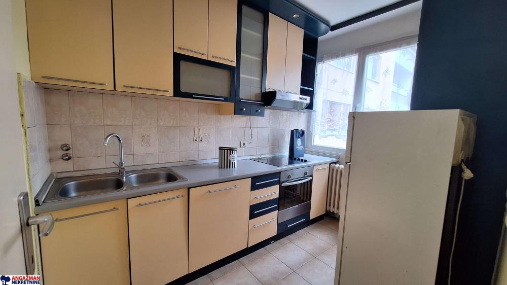 Stan na prodaju u Beogradu, Meandri, trosoban, 77m2, cena 207900 evra