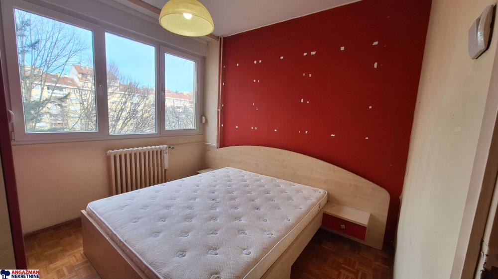 Stan na prodaju u Beogradu, Meandri, trosoban, 77m2, cena 207900 evra