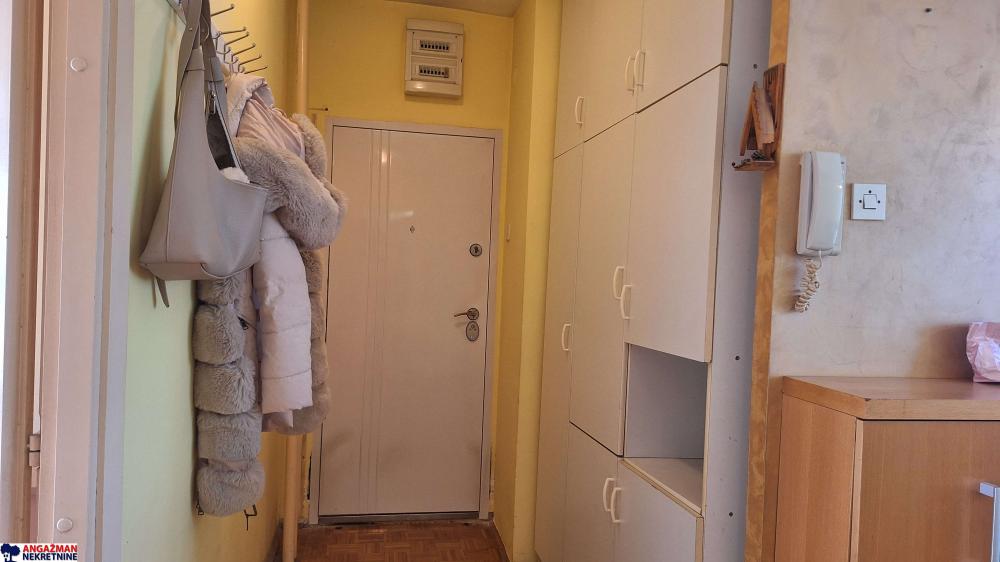 Stan na prodaju u Beogradu, Meandri, trosoban, 77m2, cena 207900 evra