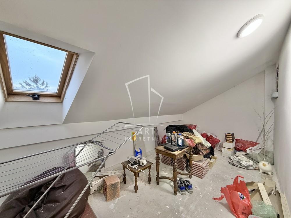 Stan na prodaju u Beogradu, Zvezdara, trosoban, 67m2, cena 220000 evra