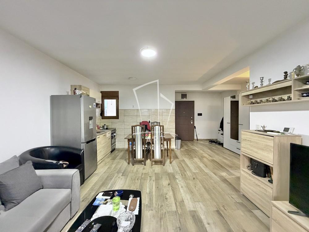 Stan na prodaju u Beogradu, Zvezdara, trosoban, 67m2, cena 220000 evra