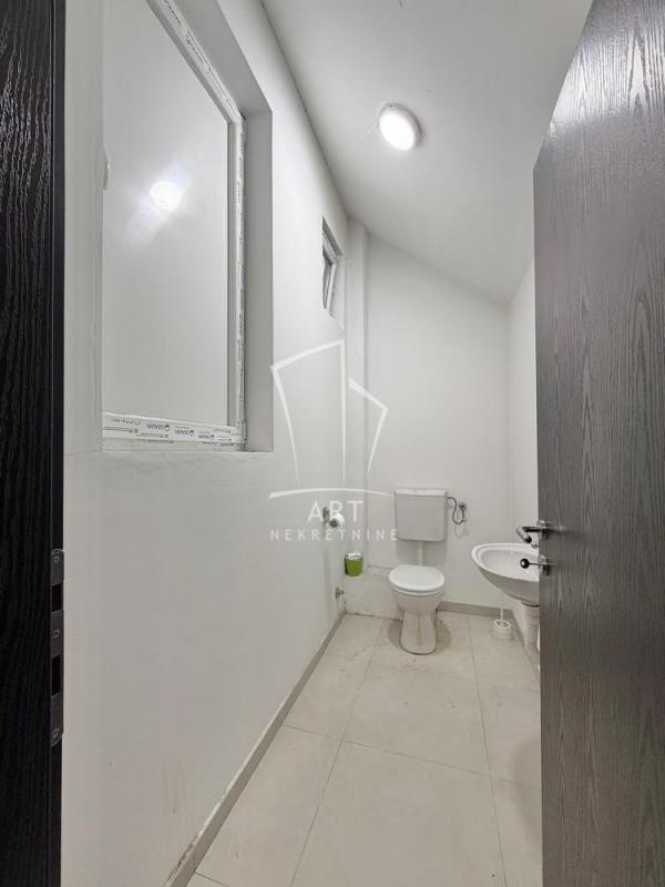 Stan na prodaju u Beogradu, Zvezdara, trosoban, 67m2, cena 220000 evra