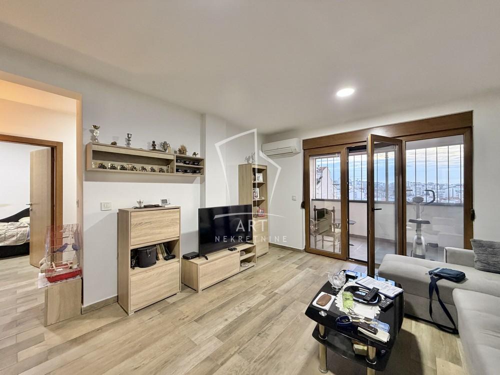 Stan na prodaju u Beogradu, Zvezdara, trosoban, 67m2, cena 220000 evra