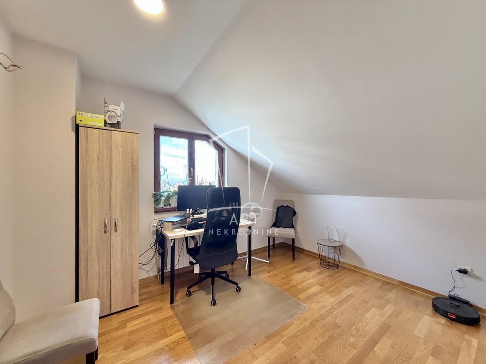 Stan na prodaju u Beogradu, Novi Beograd, trosoban, 78m2, cena 210000 evra