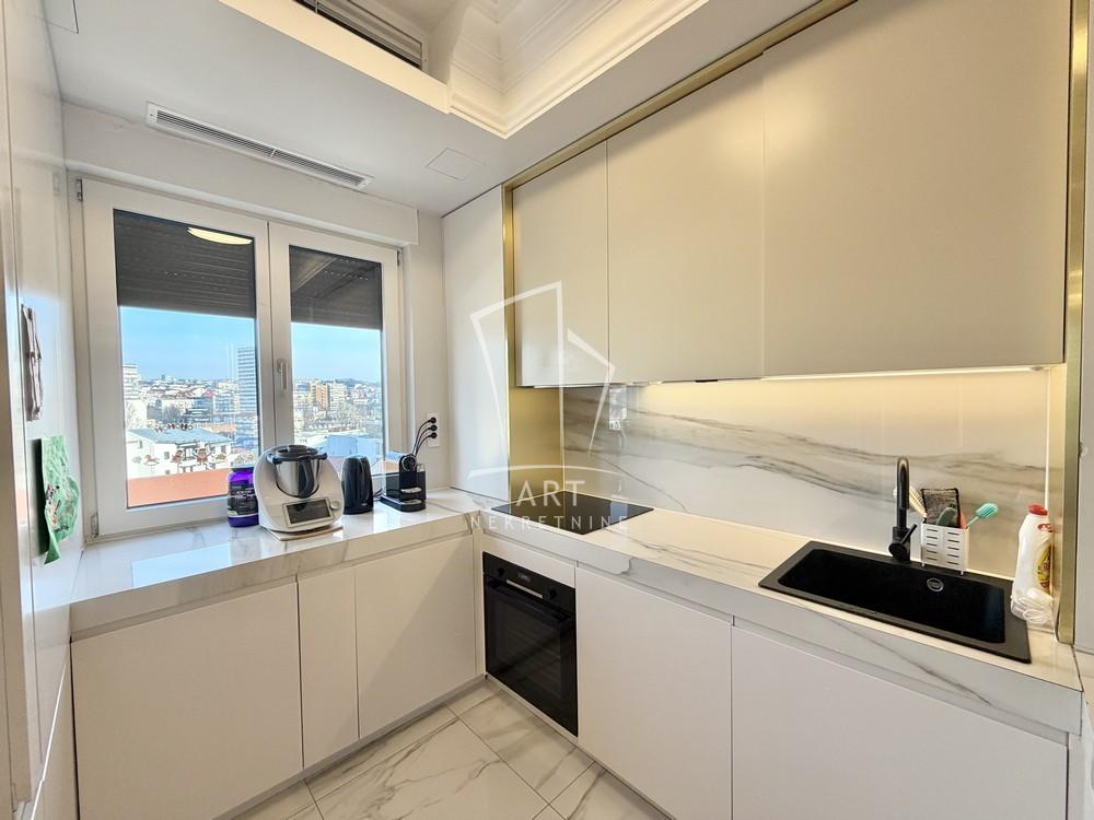 Stan na prodaju u Beogradu, Autokomanda, troiposoban, 118m2, cena 395000 evra