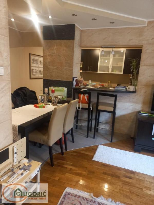 Stan na prodaju u Beogradu, Botanička bašta, trosoban, 75m2, cena 270000 evra