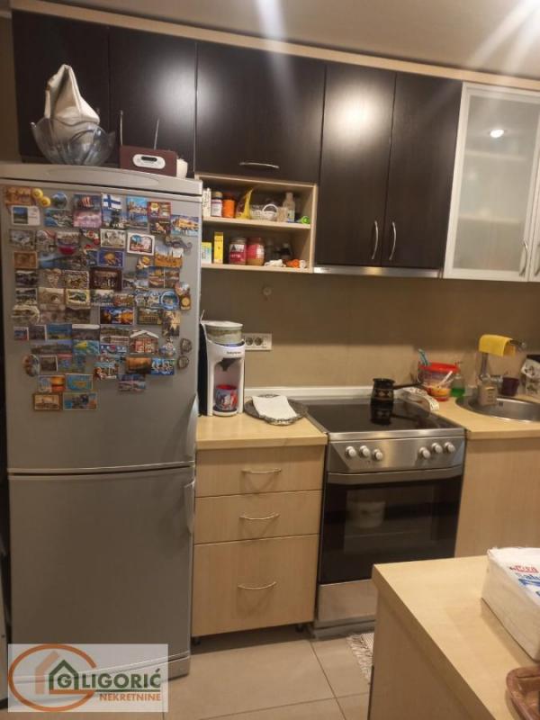 Stan na prodaju u Beogradu, Botanička bašta, trosoban, 75m2, cena 270000 evra