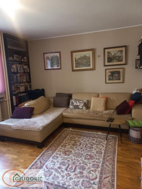 Stan na prodaju u Beogradu, Botanička bašta, trosoban, 75m2, cena 270000 evra