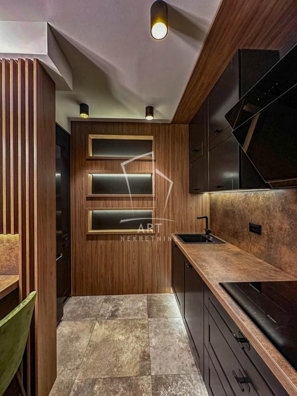 Stan na prodaju u Beogradu, Novi Beograd, trosoban, 82m2, cena 430000 evra