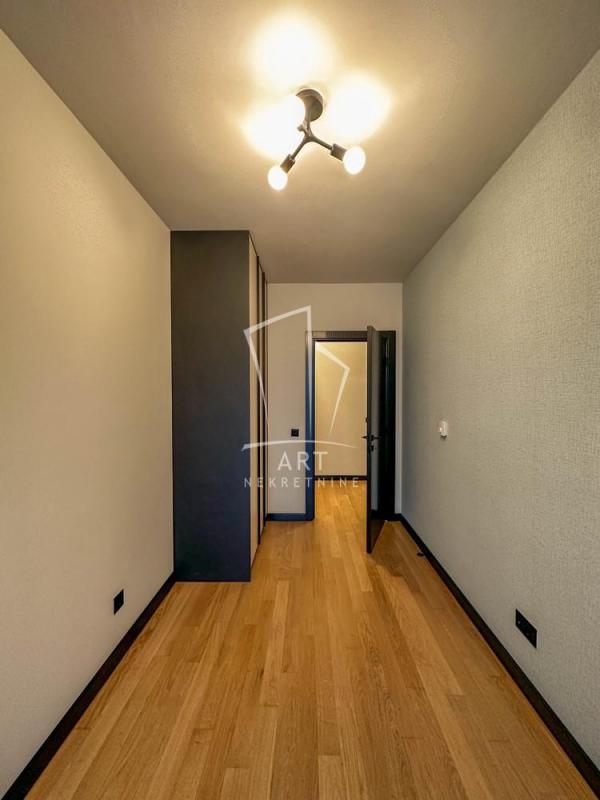 Stan na prodaju u Beogradu, Novi Beograd, trosoban, 82m2, cena 430000 evra