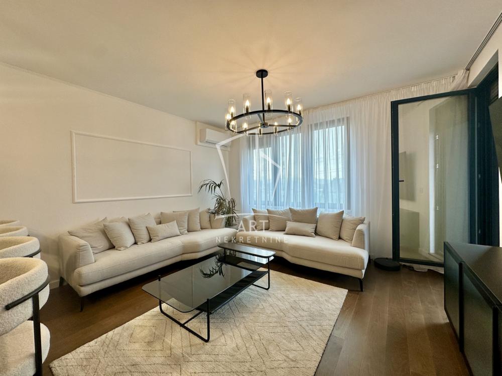 Stan na prodaju u Beogradu, Novi Beograd, trosoban, 82m2, cena 379000 evra