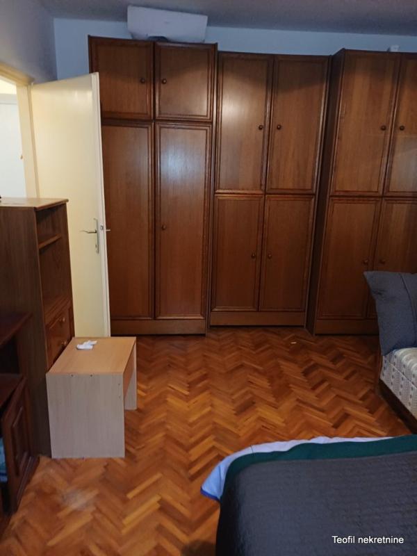 Stan na prodaju u Beogradu, Karaburma, jednoiposoban, 35m2, cena 99000 evra