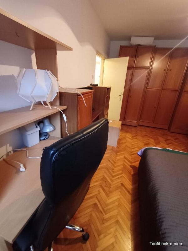 Stan na prodaju u Beogradu, Karaburma, jednoiposoban, 35m2, cena 99000 evra