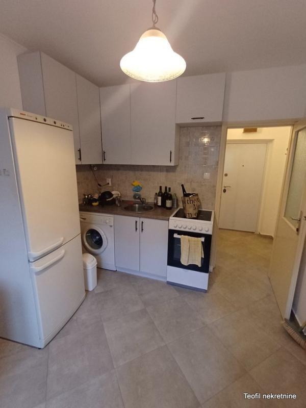 Stan na prodaju u Beogradu, Karaburma, jednoiposoban, 35m2, cena 99000 evra