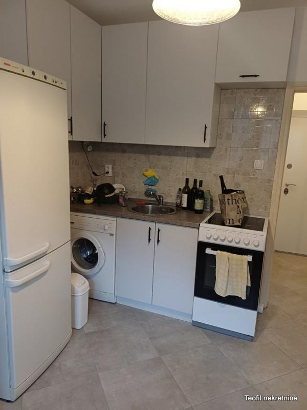 Stan na prodaju u Beogradu, Karaburma, jednoiposoban, 35m2, cena 99000 evra