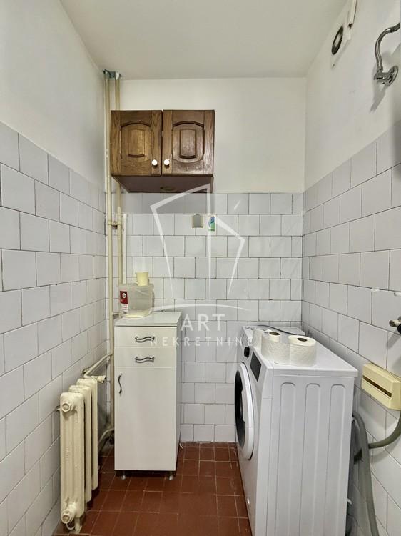 Stan na prodaju u Beogradu, Novi Beograd, dvosoban, 58m2, cena 198000 evra