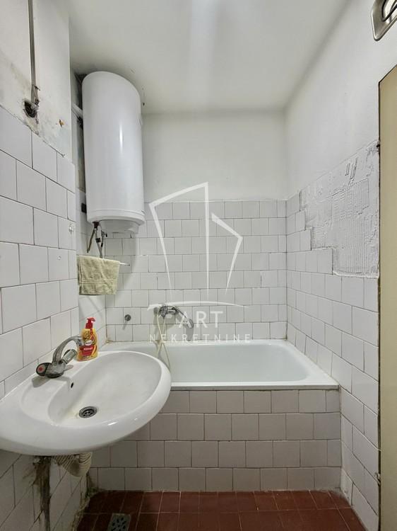 Stan na prodaju u Beogradu, Novi Beograd, dvosoban, 58m2, cena 198000 evra