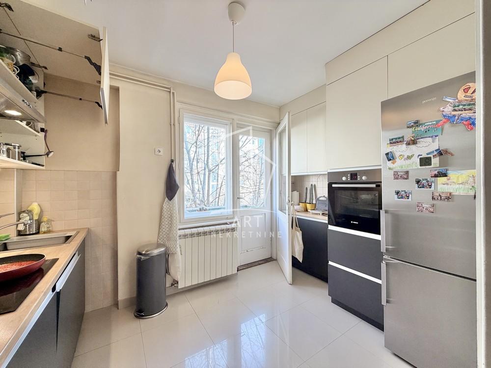 Stan na prodaju u Beogradu, Vračar, dvosoban, 67m2, cena 310000 evra