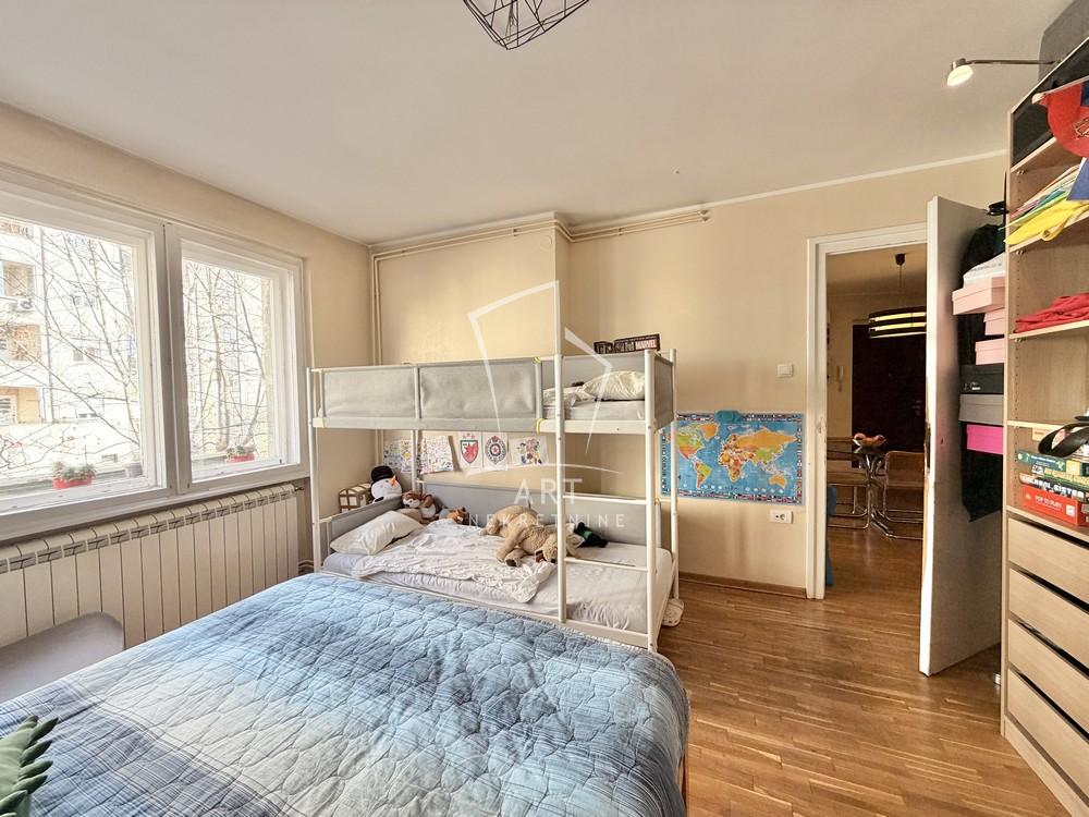 Stan na prodaju u Beogradu, Vračar, dvosoban, 67m2, cena 310000 evra