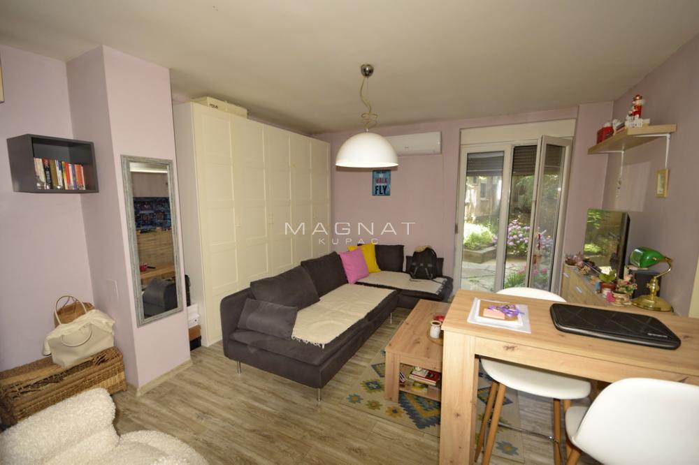 Stan na prodaju u Beogradu, Crveni Krst, jednosoban, 31m2, cena 139500 evra