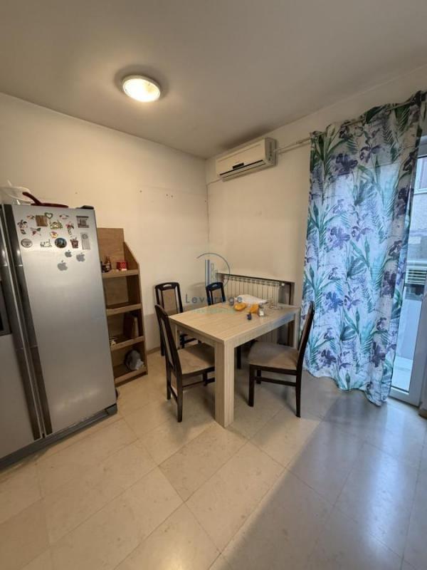 Stan na prodaju u Beogradu, Voždovac, cetvorosoban, 93m2, cena 265000 evra