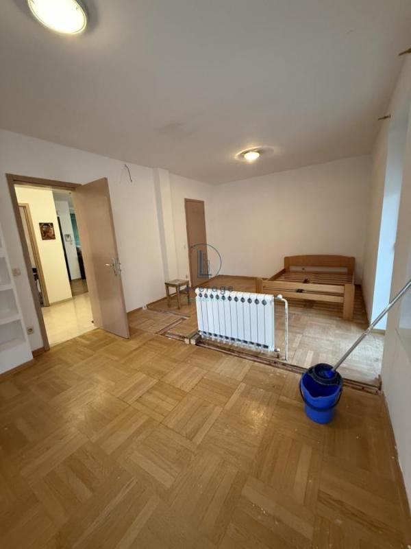 Stan na prodaju u Beogradu, Voždovac, cetvorosoban, 93m2, cena 265000 evra