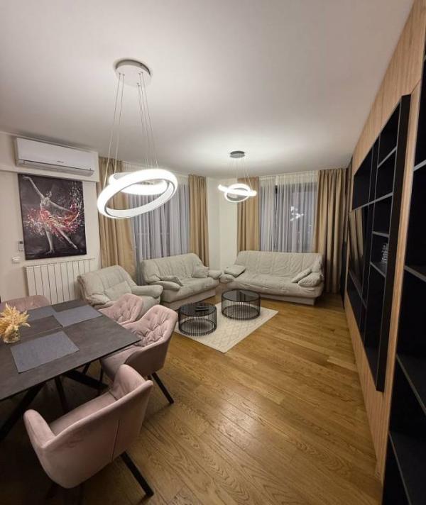 Stan na prodaju u Beogradu, Beograd na vodi, trosoban, 90m2, cena 380000 evra