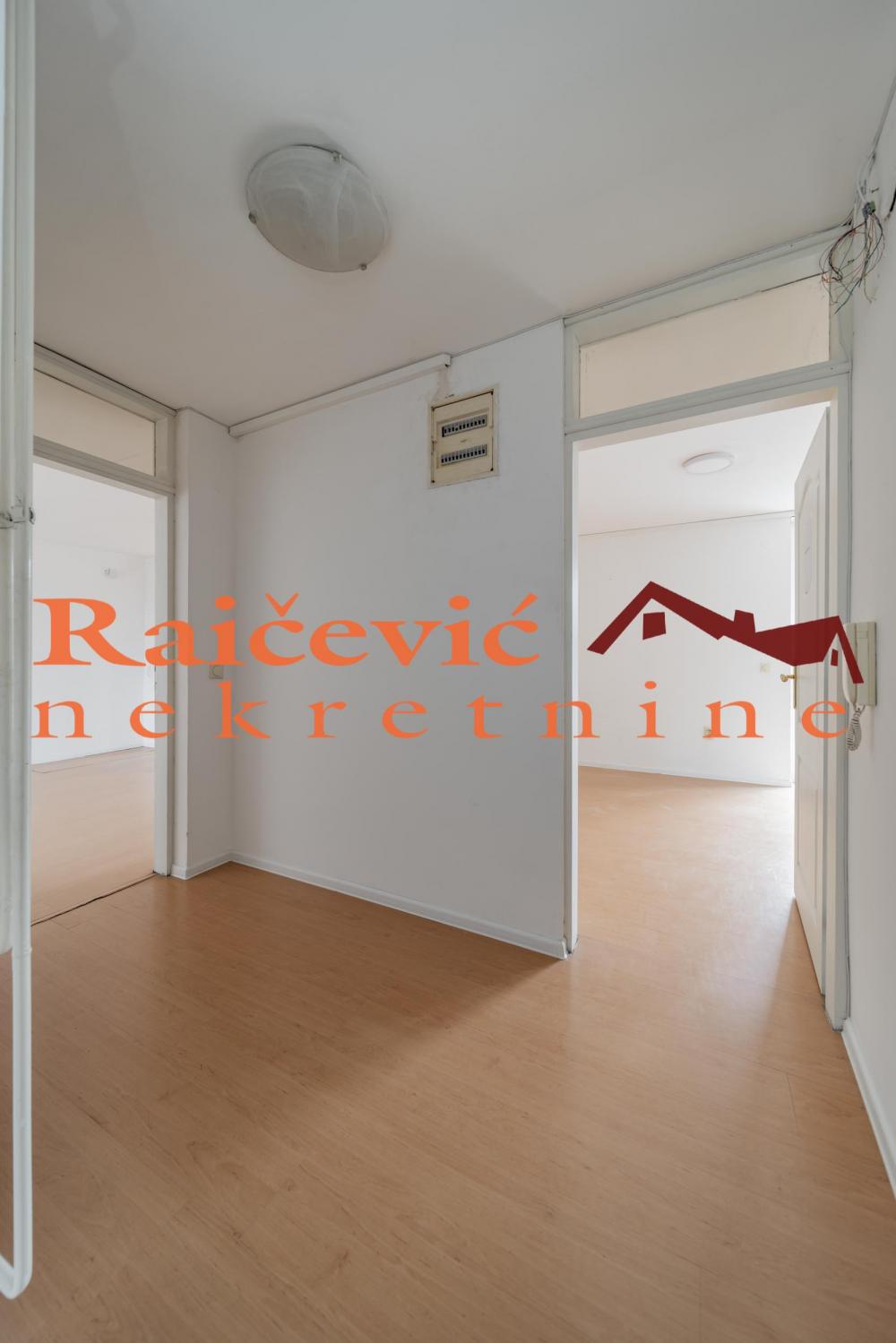 Stan na prodaju u Beogradu, Autokomanda, cetvorosoban, 176m2, cena 450000 evra