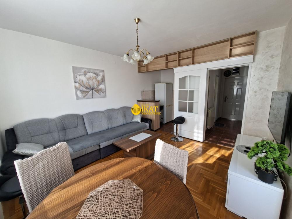 Stan na prodaju u Beogradu, Mirijevo, trosoban, 50m2, cena 160000 evra