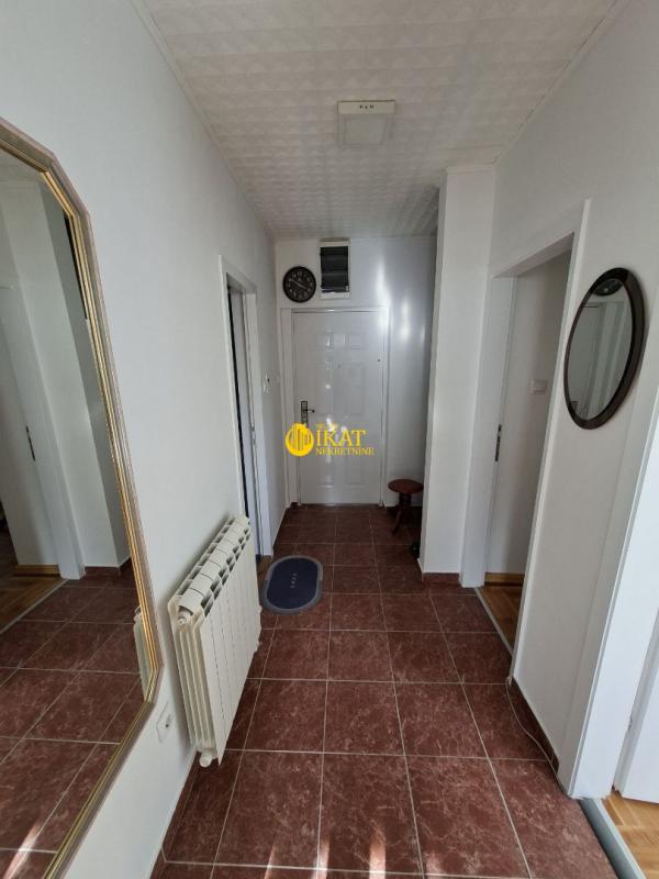 Stan na prodaju u Beogradu, Mirijevo, trosoban, 50m2, cena 160000 evra