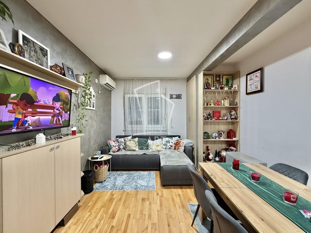 Stan na prodaju u Beogradu, Borča, dvosoban, 30m2, cena 69000 evra