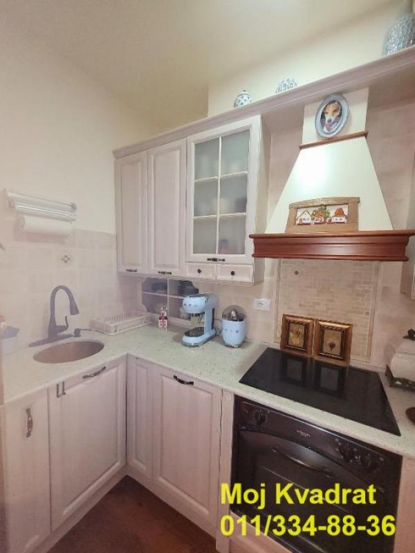 Stan na prodaju u Beogradu, Trg Nikole Pašića, dvosoban, 50m2, cena 260000 evra