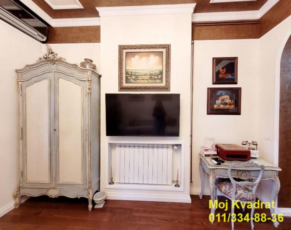 Stan na prodaju u Beogradu, Trg Nikole Pašića, dvosoban, 50m2, cena 260000 evra