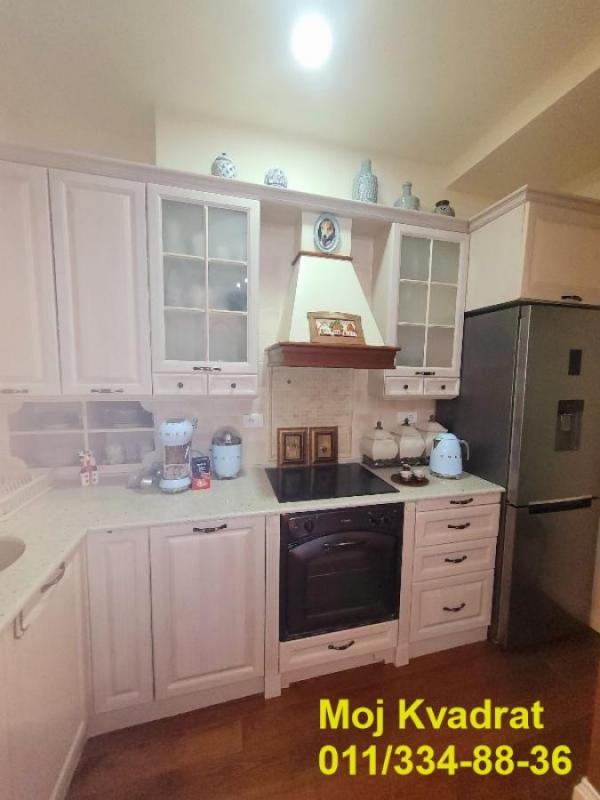 Stan na prodaju u Beogradu, Trg Nikole Pašića, dvosoban, 50m2, cena 260000 evra